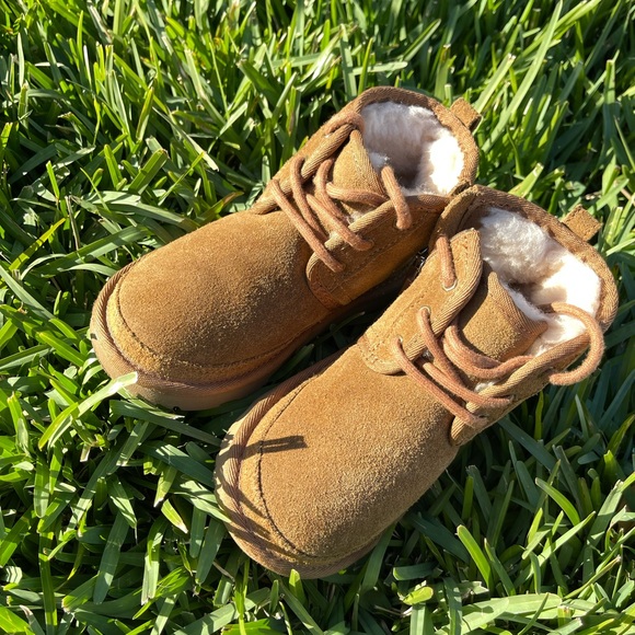 UGG🍁🍂Neumel chestnut winter boots Sz 10 toddler - Picture 12 of 12